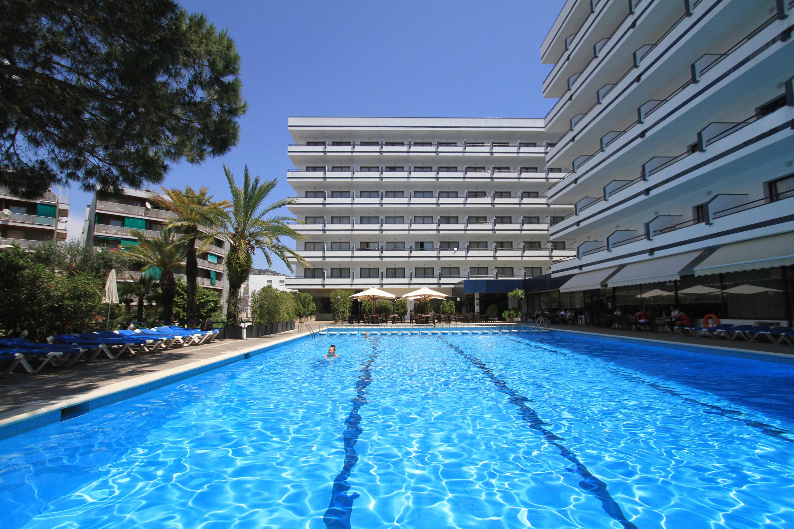 Hotel Gran Garbi & Aquasplash Льорет-де-Мар Экстерьер фото
