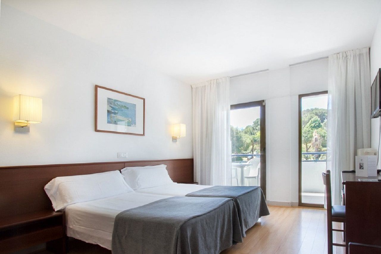 Hotel Gran Garbi & Aquasplash Льорет-де-Мар Экстерьер фото